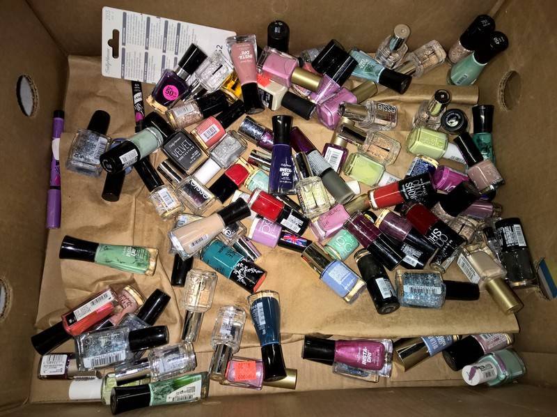 lot 152 image: Wholesale  Retail lot of nail poli...