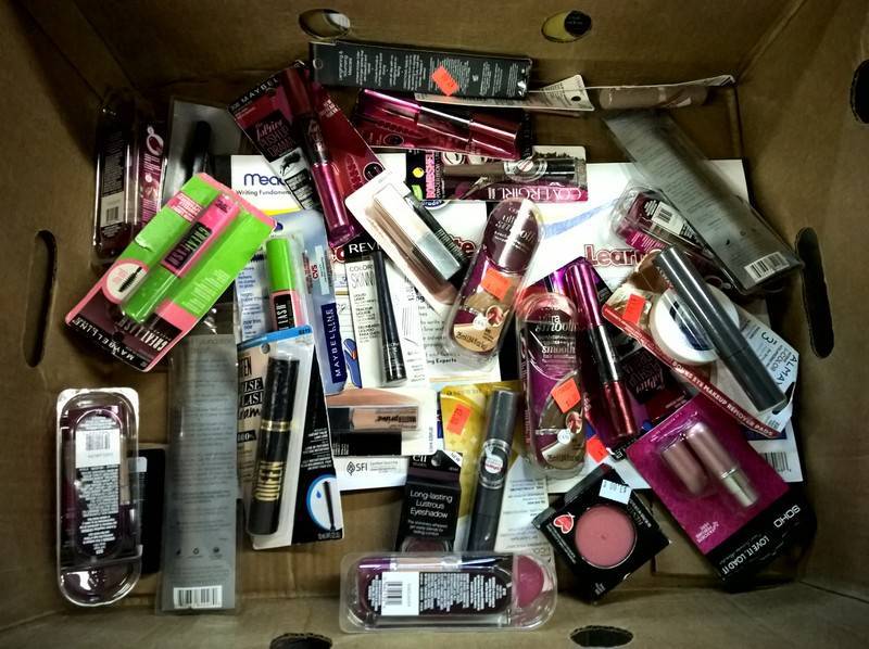 lot 158 image: Wholesale  Retail lot of cosmetics...