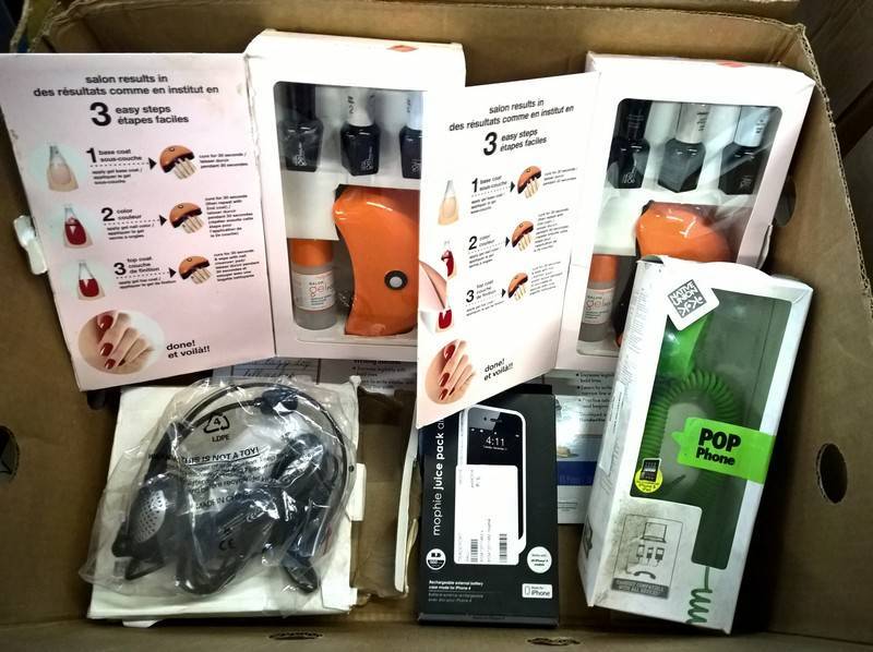 lot 160 image: Lot of electronics and nail care ...