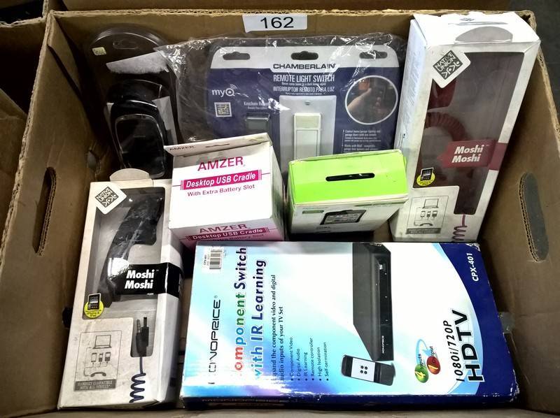 lot 162 image: Lot of small electronics...