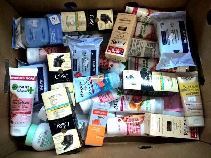 lot 164 image: Wholesale  Retail lot of health, b...