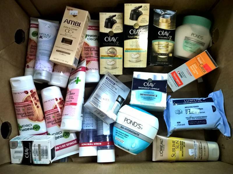 lot 165 image: Wholesale  Retail lot of health, b...