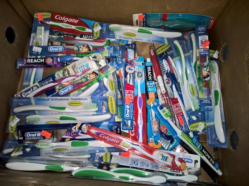 lot 169 image: Wholesale  Resale lot of toothbrus...