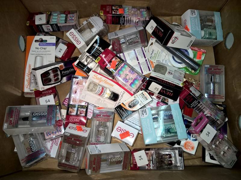 lot 176 image: Wholesale  Resale lot of cosmetics...