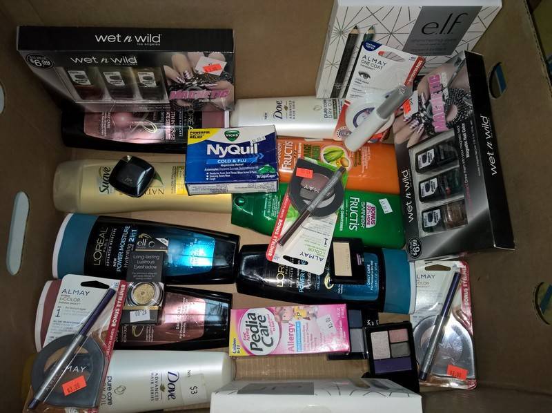 lot 180 image: Lot of health and beauty products...
