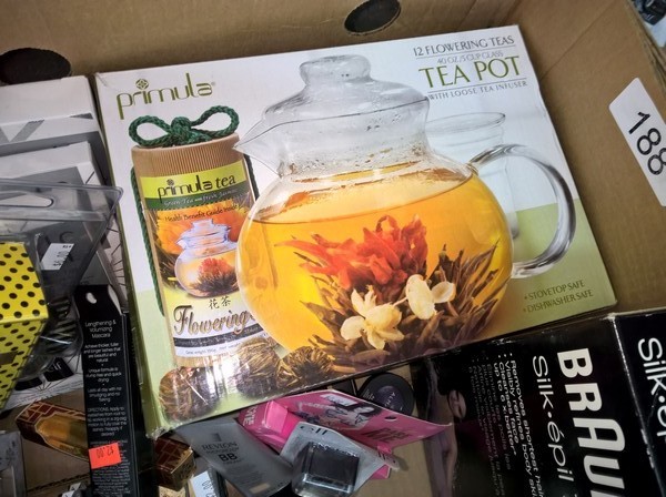 lot 188 image: Lot of health and beauty products, ...