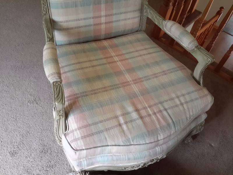 Nice light wood and upholsterd chair.. EXCELLENT SHAPE.  See pictures.