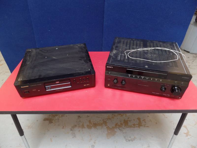 lot 904 image: Entertainment Electronics