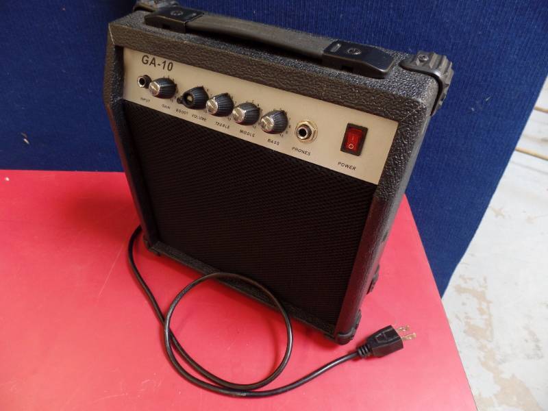 lot 920 image: Amplifier