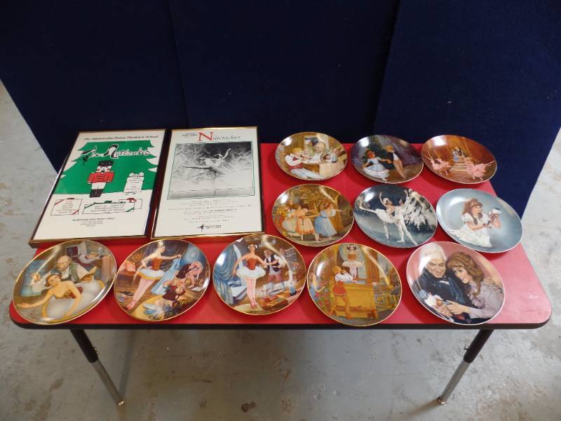 lot 925 image: Dance and Ballet Art and Collectors Plates