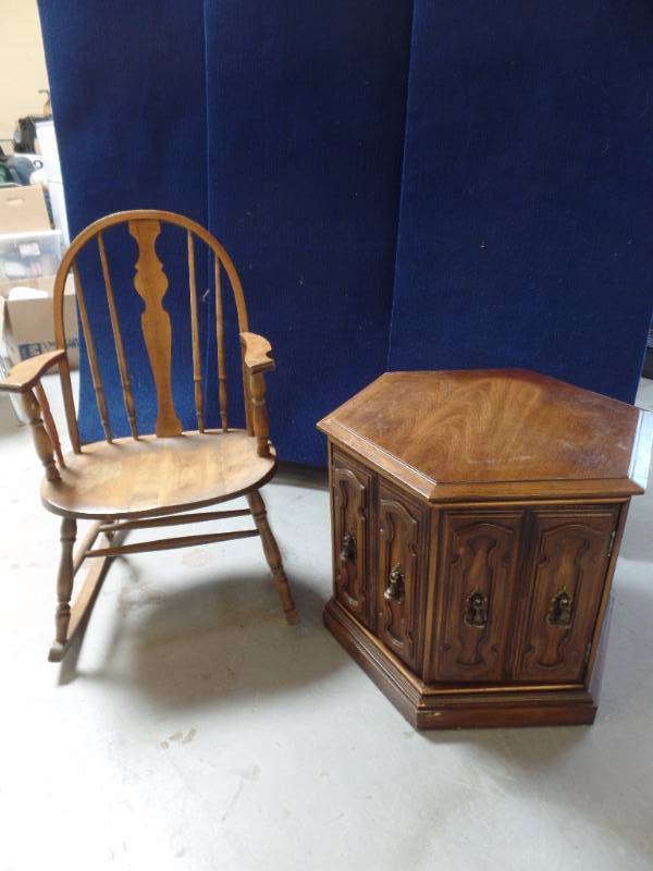 lot 956 image: Rocking Chair and End Table