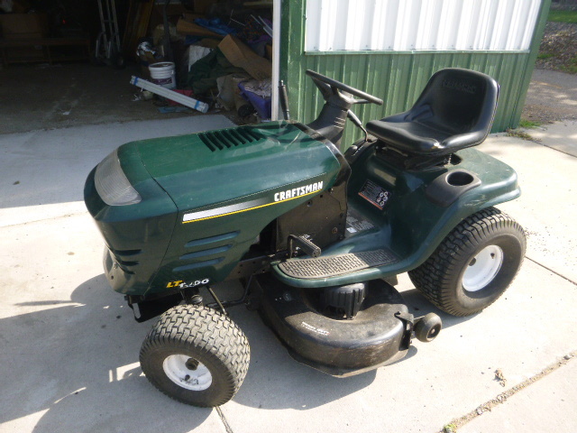 Craftsman Riding Lawn Mower LT1000