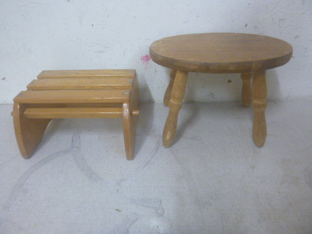 2 Small Foot Stools