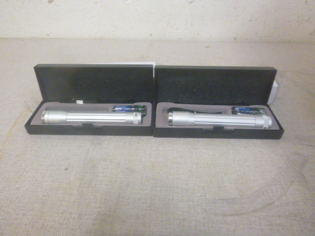 2 LED  Flashlights