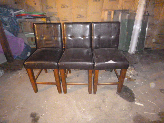 3 Bar Stools