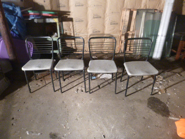 4 Kitchen Chairs