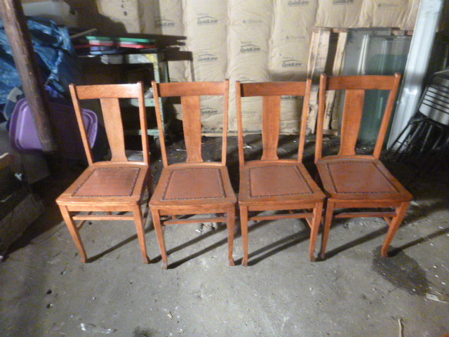 4 Wooden Chairs