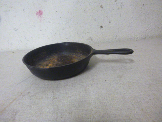 8 Cast Iron Pan