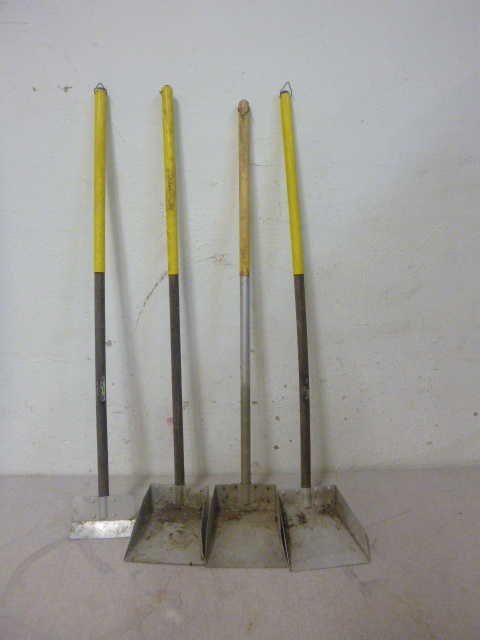 4 Poop Scoops