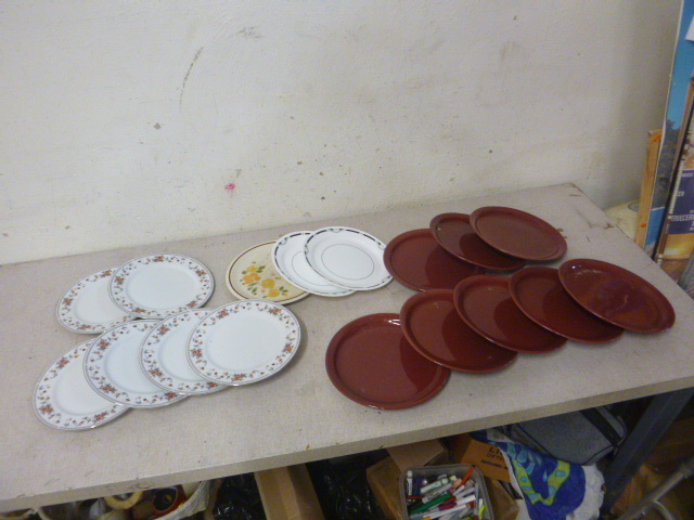 Miscellaneous Dinner Plates