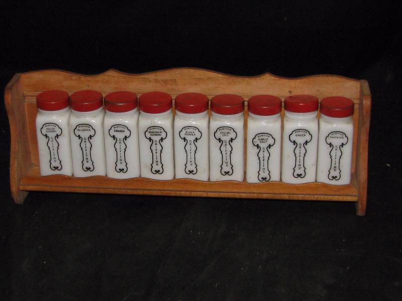 lot 39 image: Vintage Seasoning Rack