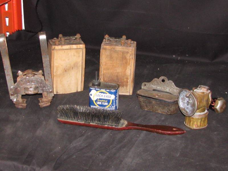 lot 41 image: Misc. Items