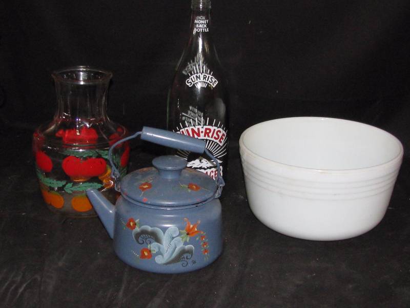 lot 43 image: Rosemaled Tea Pot & Glassware