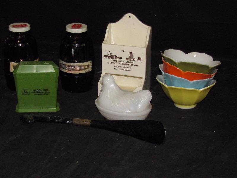 lot 47 image: Misc. Advertisiung Glassware