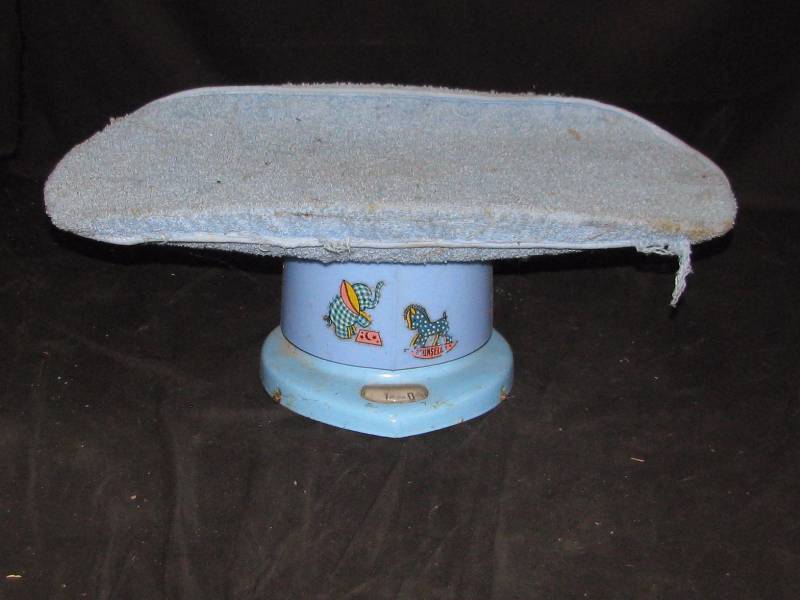 lot 57 image: Baby Scale