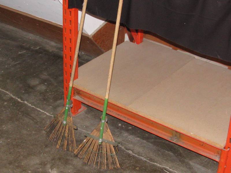 lot 67 image: Childrens Rakes