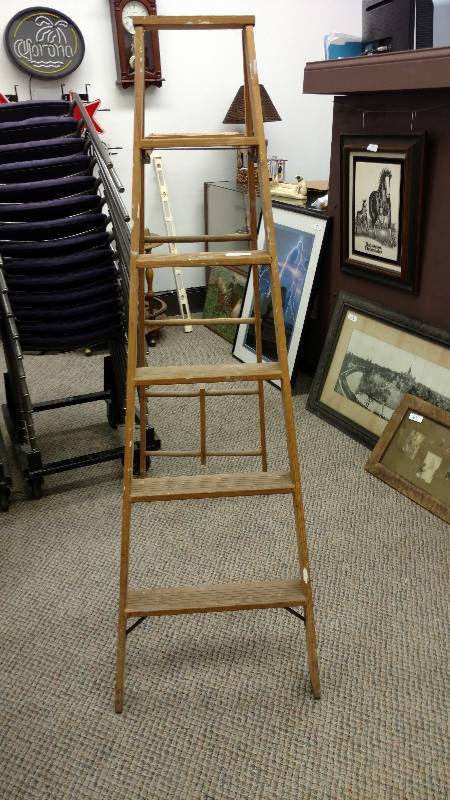 6 Wood Ladder