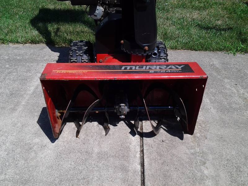 Murray Snow Blower 8 HP 24 Inch With Electric Start And Cab Enclosure
