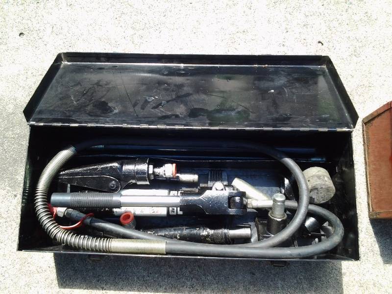 lot 21 image: Vanguard PJ4 Hydraulic Body Frame Repair Kit 4-Ton