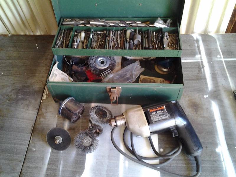 lot 24 image: Black & Decker 38 Electric Drill, Drill Bits, E-Z Out, Hole Saws, Wire Brushes