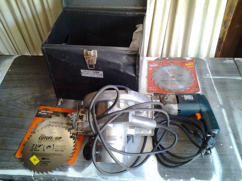 lot 26 image: Black & Decker 12 Inch Drill, Craftsman 7-12 Circular Saw, Blades, Case