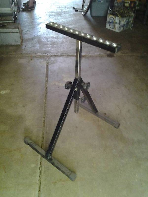 lot 41 image: Ball Bearing Material HandlerSaw Horse