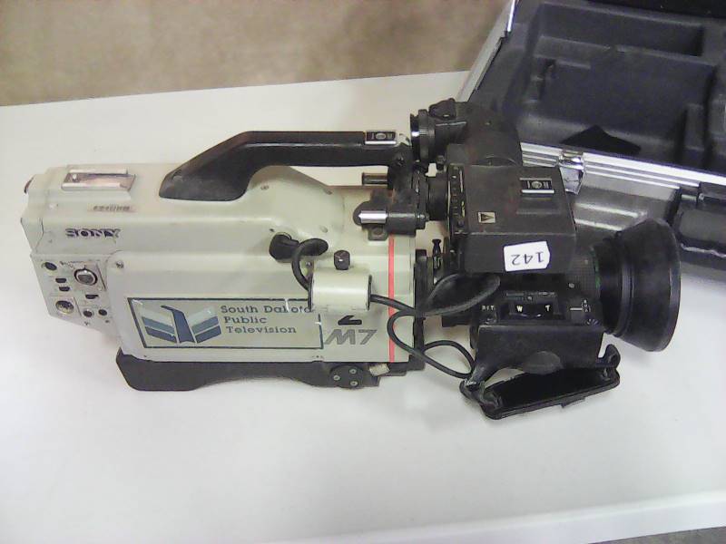 lot 21 image: Sony Video Camera wCase and Accessories