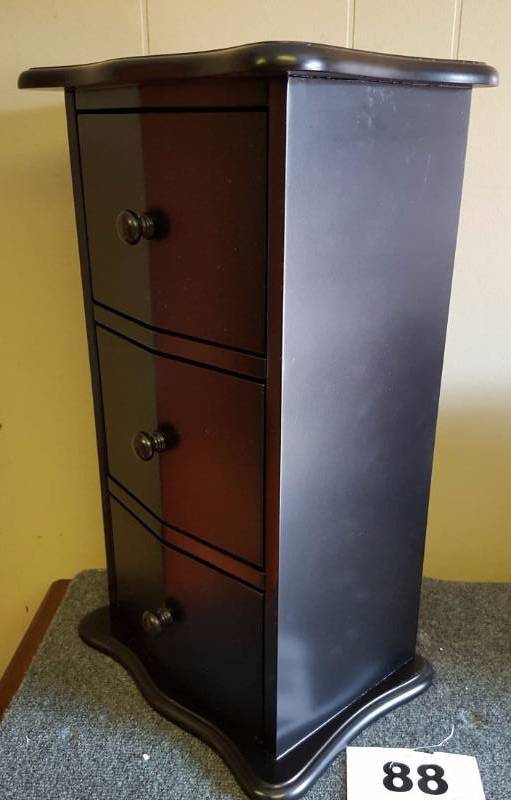 lot 88 image: 3 DRAWER CD CABINET