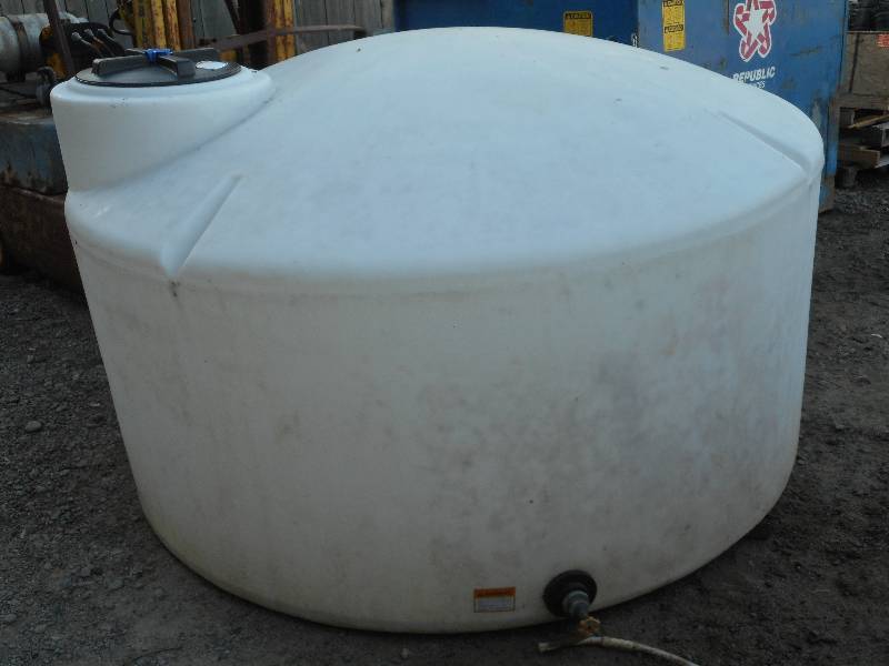 1000-Gallon Commercial Liquid Holding Tank