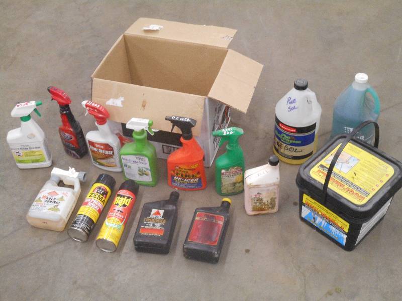 Box Of Assorted Lawn & Garden Suppl...