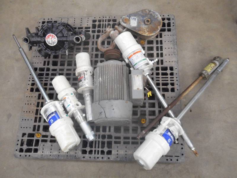 Pallet Lot Graco Husky 1040 Pump, ...