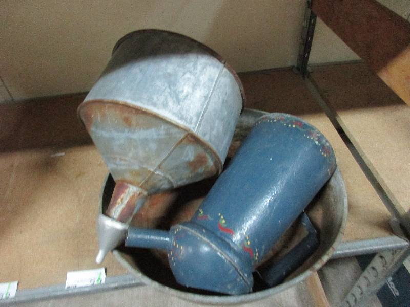 Funneloil canoil pan