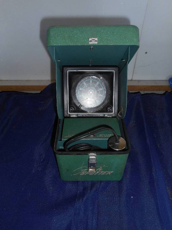 VINTAGE FISH SPOTTER