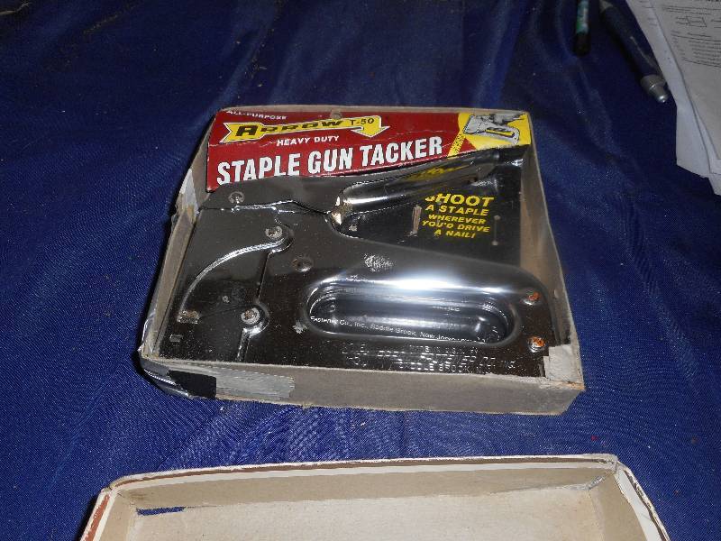 arrow t50 staple gun