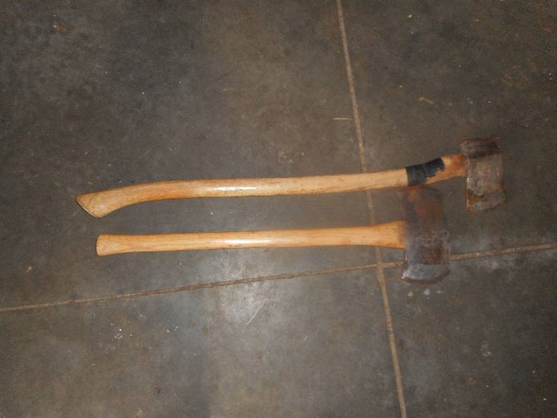 2 axes