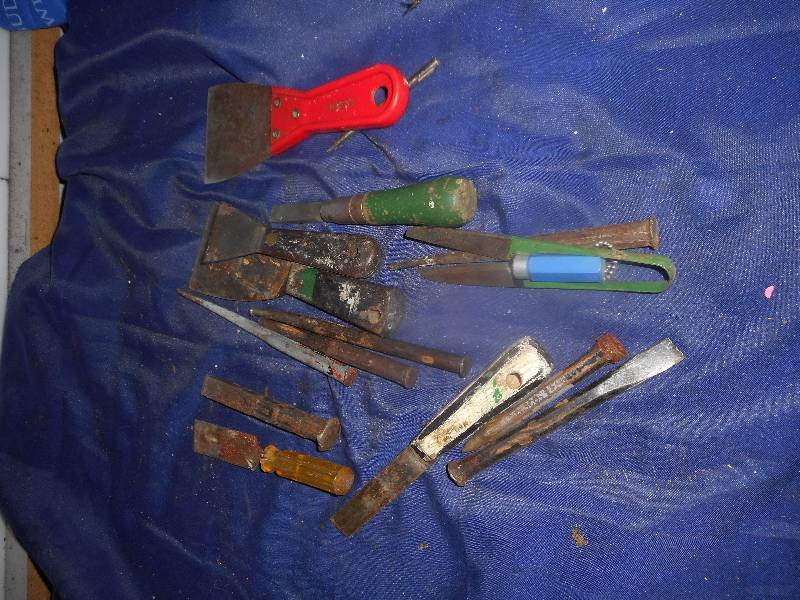 punches , chisles,puddy knives