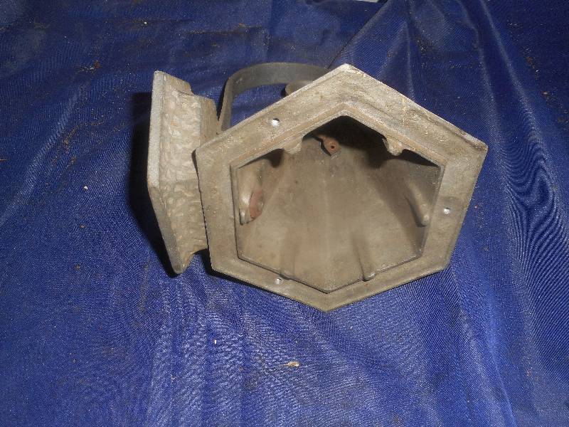 VINTAGE OUTSIDE WALL MOUNT