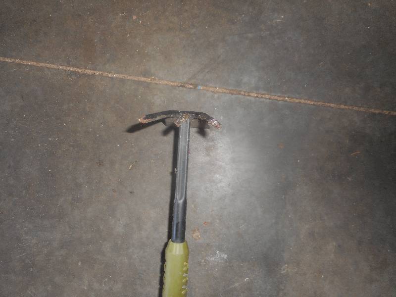 HOE AND TILL GARDEN TOOL