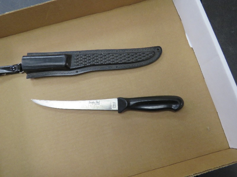 lot 14 image: Filet Knife