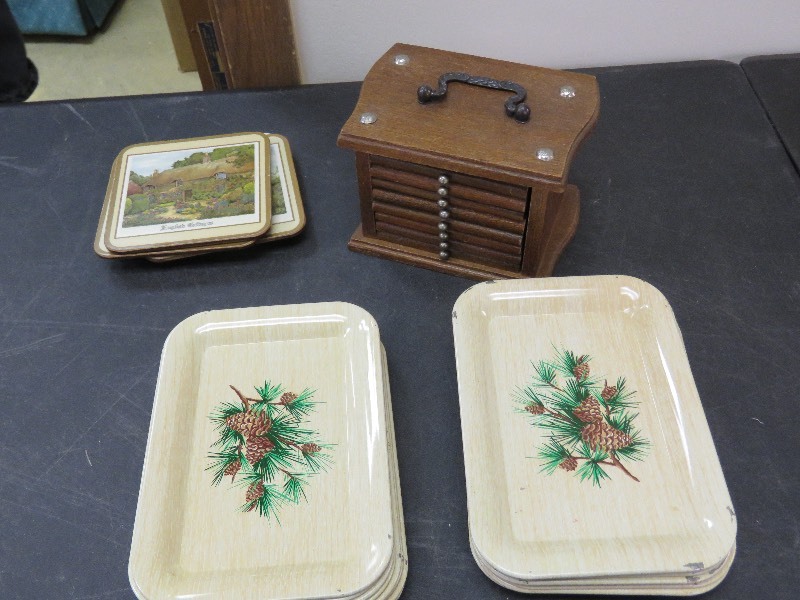 lot 22 image: Coaster lot